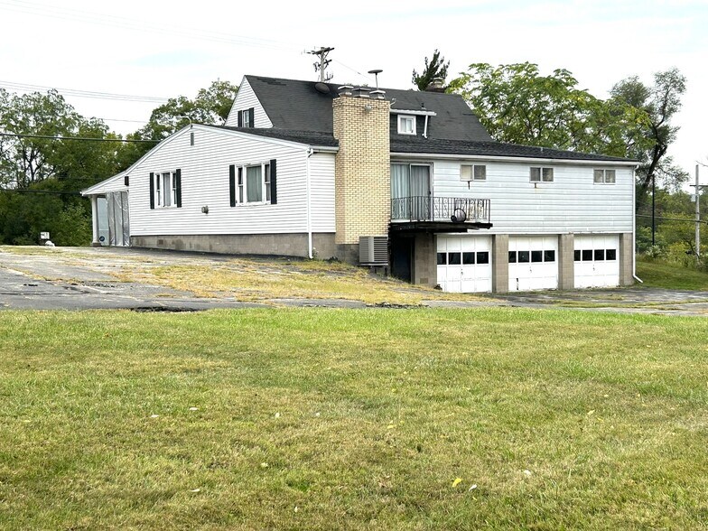 113 Fox Plan Rd, Monroeville, PA à vendre - Photo de l’immeuble – Image 2 sur 54
