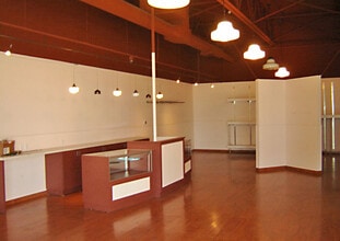 63455 N Highway 97, Bend, OR à louer Photo de l’immeuble– Image 2 sur 4