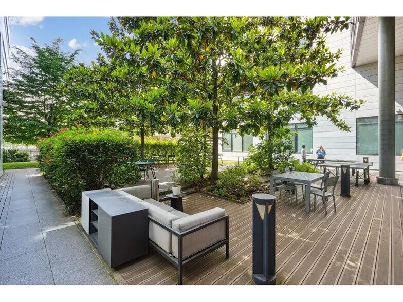Bureau dans Asnières-sur-Seine à louer - Photo de l’immeuble – Image 2 sur 36
