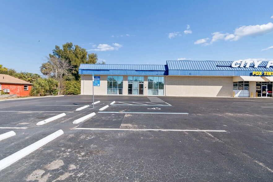 7400 US Highway 19, New Port Richey, FL à louer - Photo de l’immeuble – Image 3 sur 14