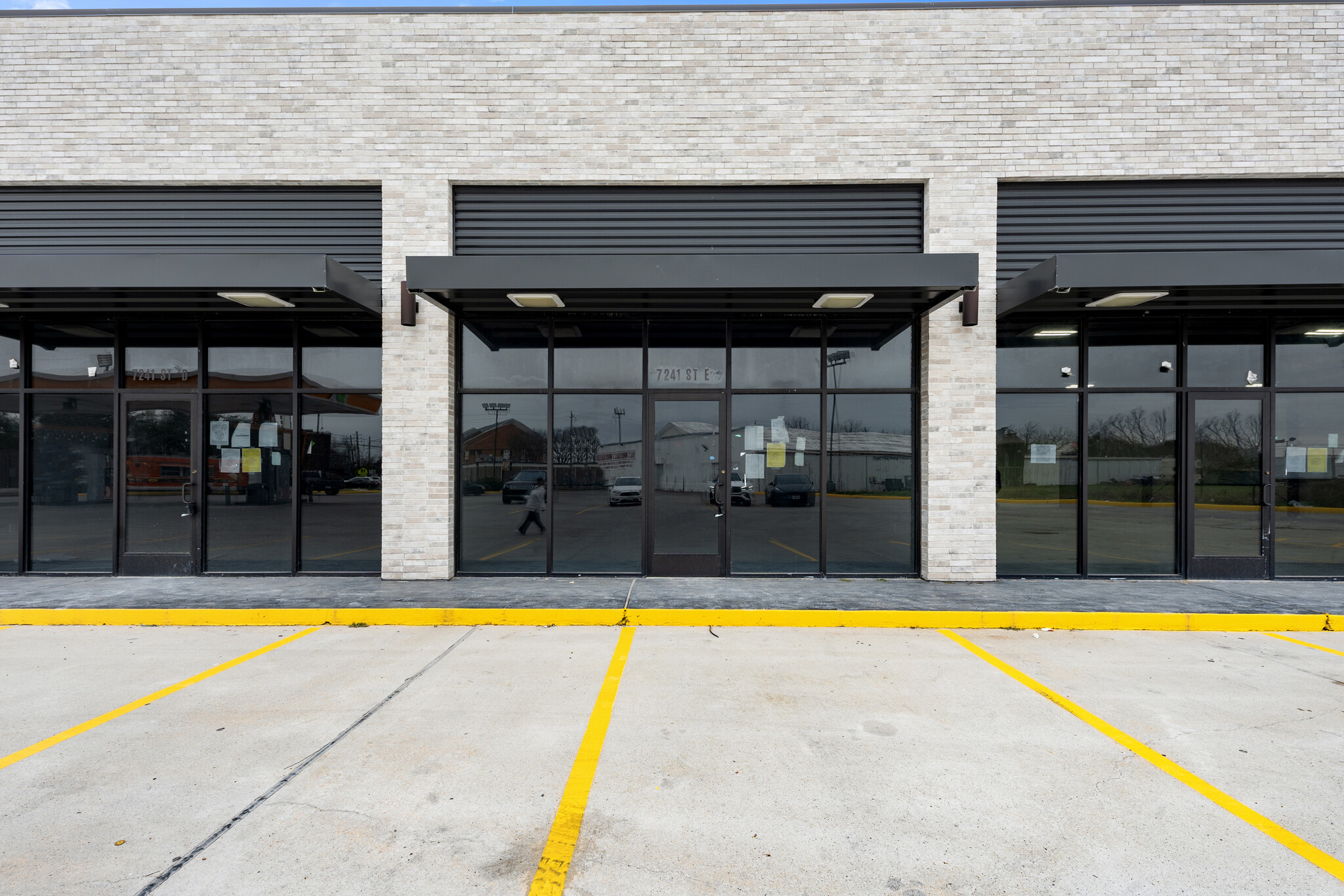 7241 Lawndale St, Houston, TX à louer Photo de l’immeuble– Image 1 sur 6