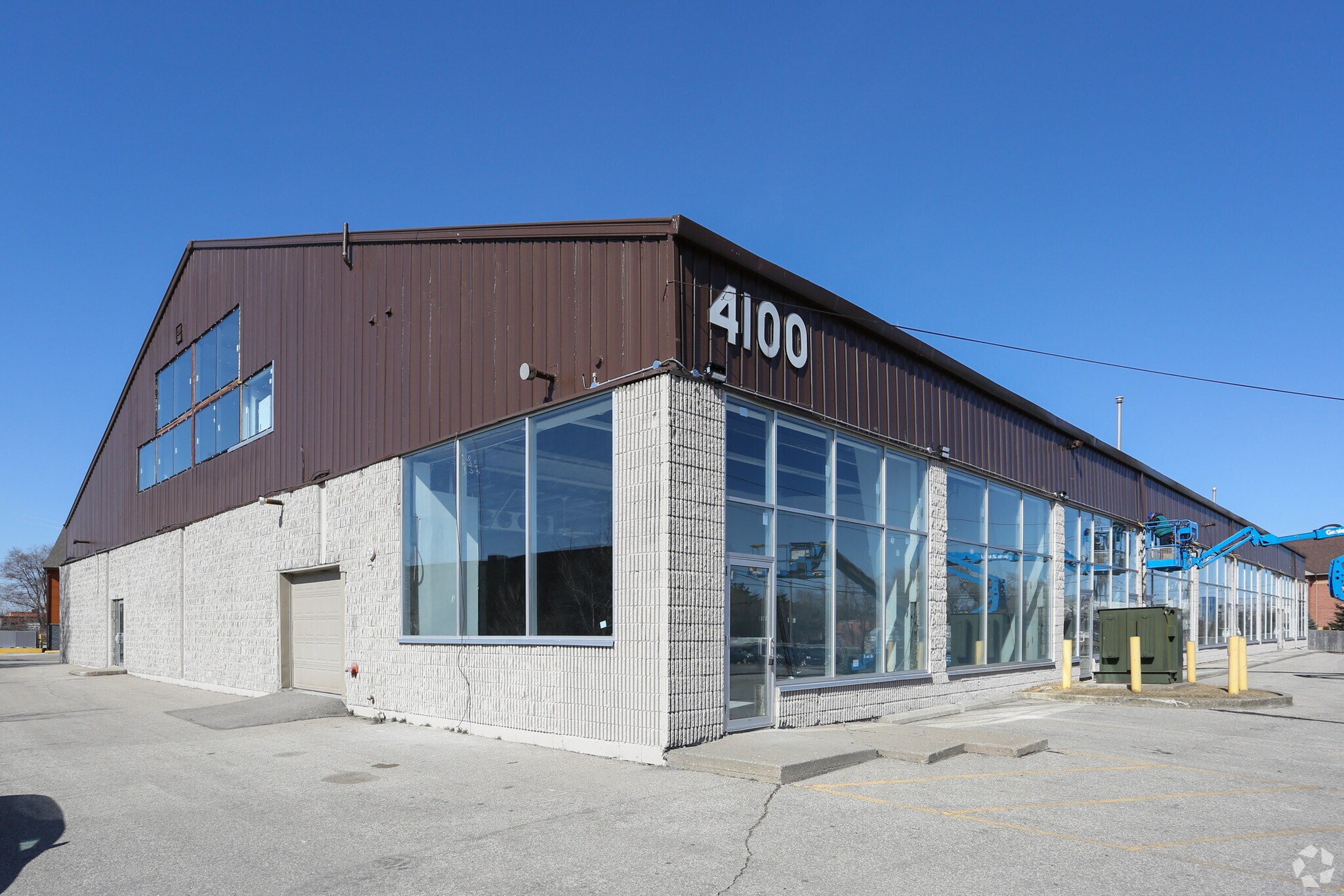 4100 Chesswood Dr, Toronto, ON à louer Photo principale– Image 1 sur 9