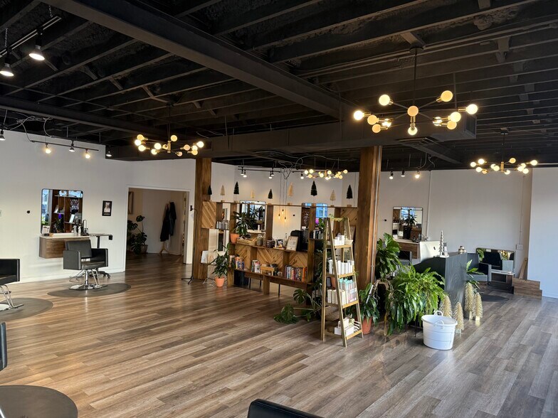 5420 Johnson Dr, Mission, KS à louer - Photo de l’immeuble – Image 3 sur 11