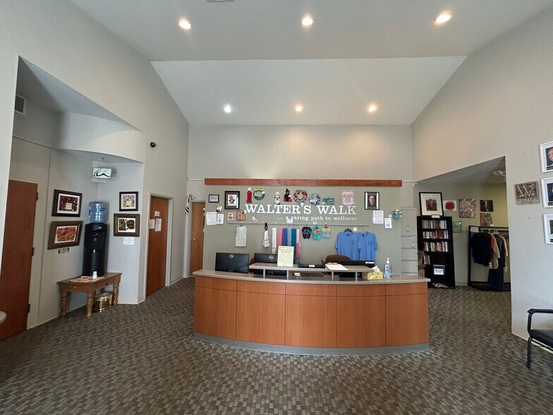 737-749 Dunn Rd, Hazelwood, MO à vendre - Photo de l’immeuble – Image 3 sur 6
