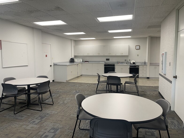 100 W Grove St, El Dorado, AR à louer - Photo de l’immeuble – Image 3 sur 3