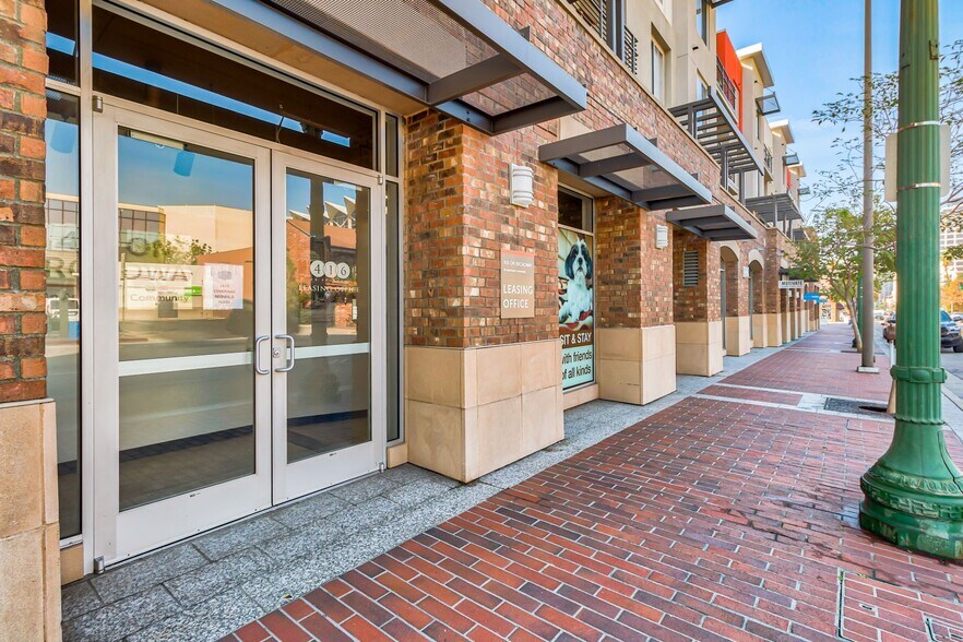 416 E Broadway, Glendale, CA à louer - Photo de l’immeuble – Image 3 sur 3