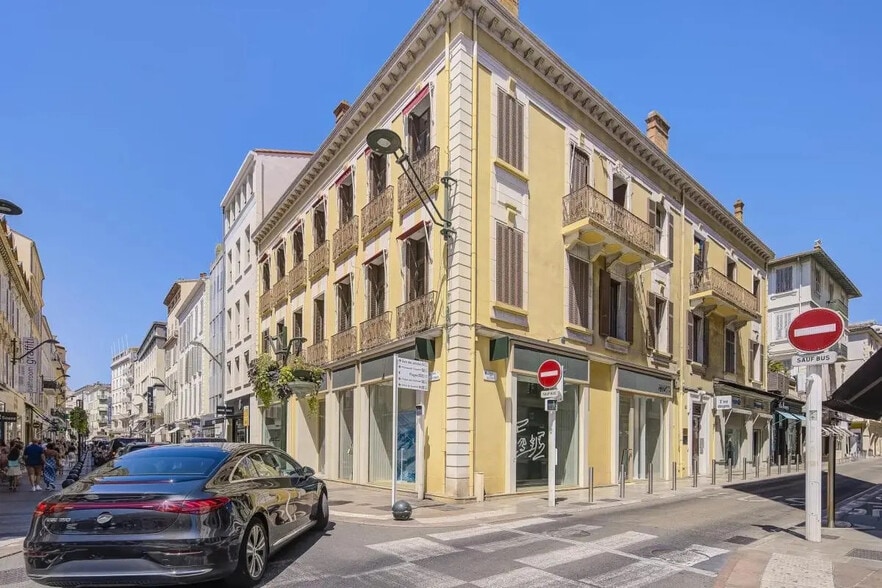 Bureau dans Cannes à vendre - Photo de l’immeuble – Image 2 sur 25