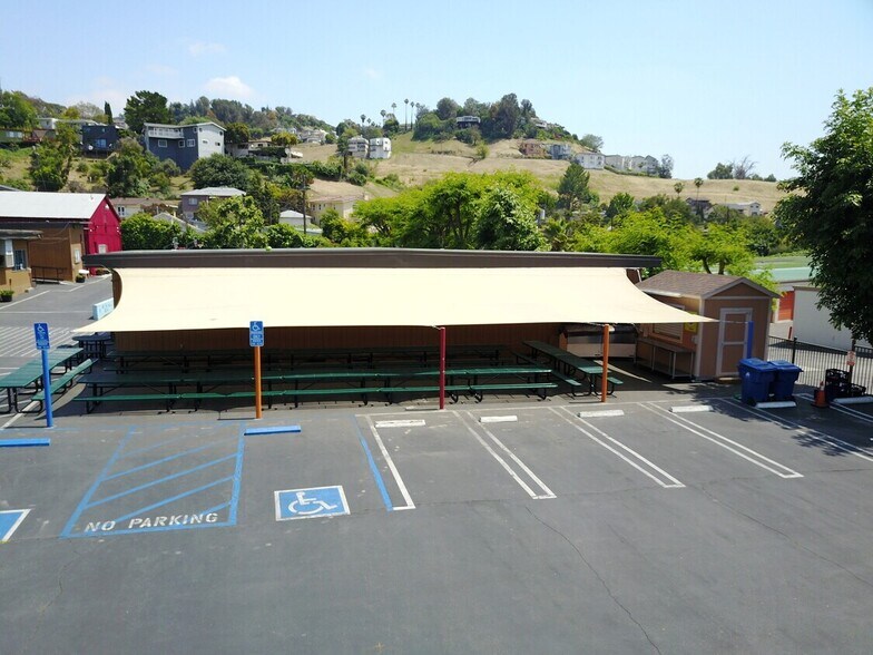 3838 Eagle Rock Blvd, Los Angeles, CA à louer - Photo de l’immeuble – Image 3 sur 5