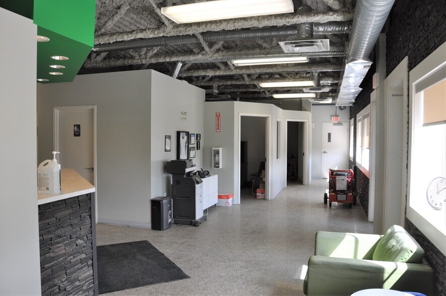 7002 39th St, Leduc, AB à louer - Photo intérieure – Image 2 sur 6