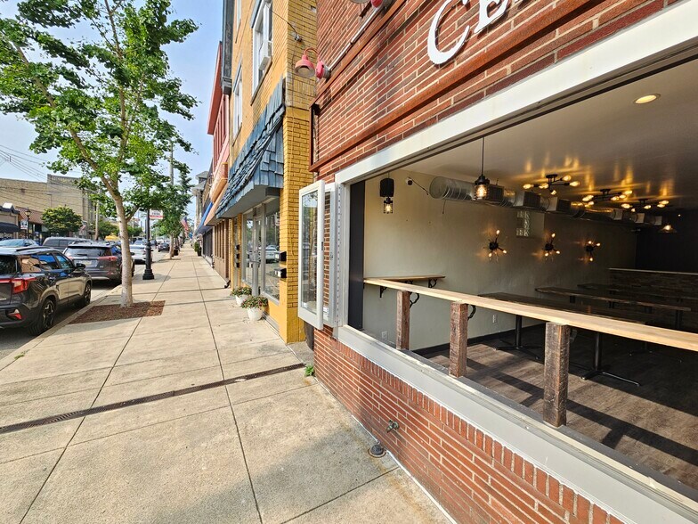 723 Allegheny River Blvd, Verona, PA à louer - Photo de l’immeuble – Image 3 sur 14
