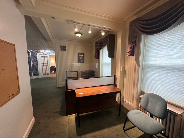 1205 E Market St, York, PA à vendre - Photo de l’immeuble – Image 2 sur 34