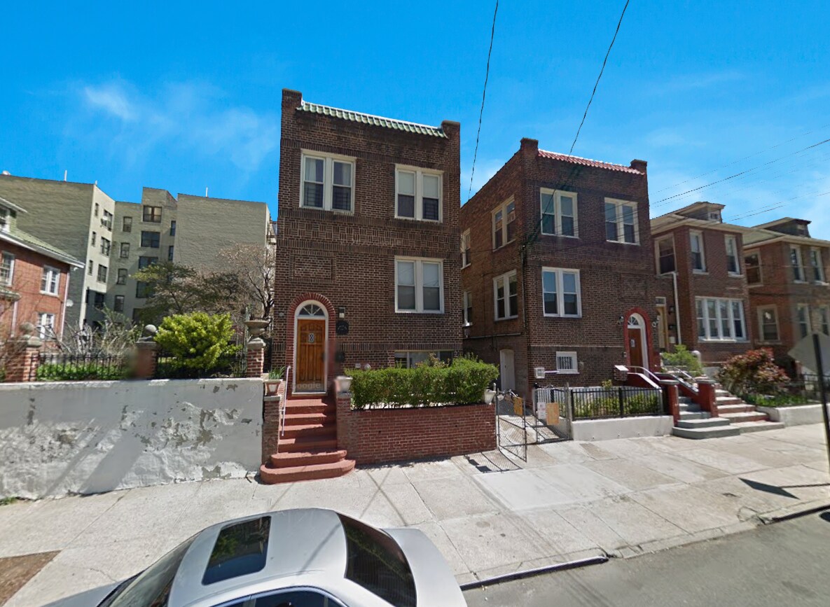 2752 Wallace Ave, Bronx, NY à vendre Photo principale– Image 1 sur 2