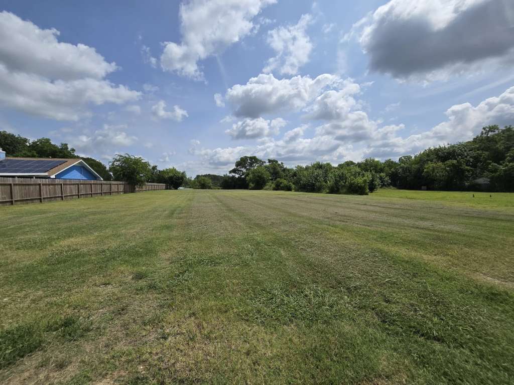 1616 W Texas Ave, Baytown, TX à vendre Photo de l’immeuble– Image 1 sur 4