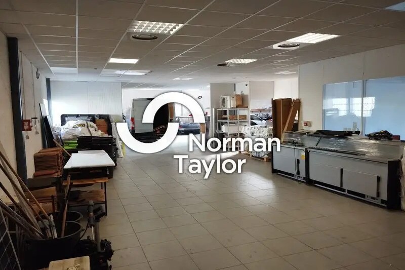 Local d’activités dans Montpellier à louer - Photo de l’immeuble – Image 3 sur 8