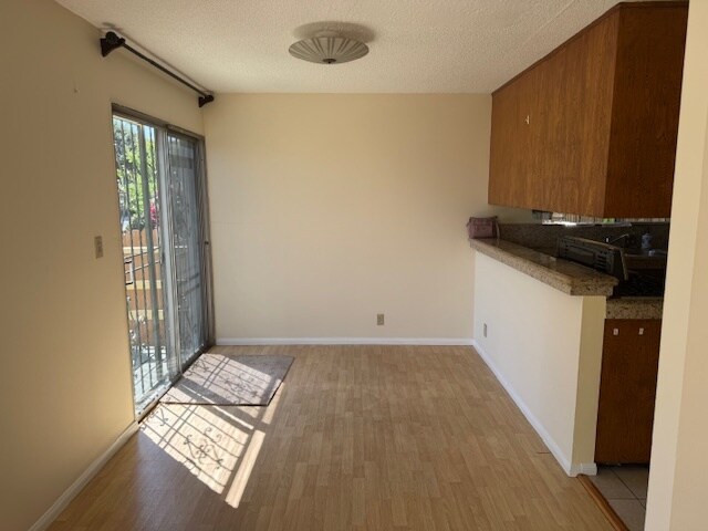 351 S Lincoln Ave, Monterey Park, CA à vendre - Photo intérieure – Image 3 sur 8