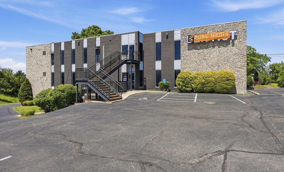 1240 E Main St, Springfield, OH à vendre - Photo de l’immeuble – Image 3 sur 19