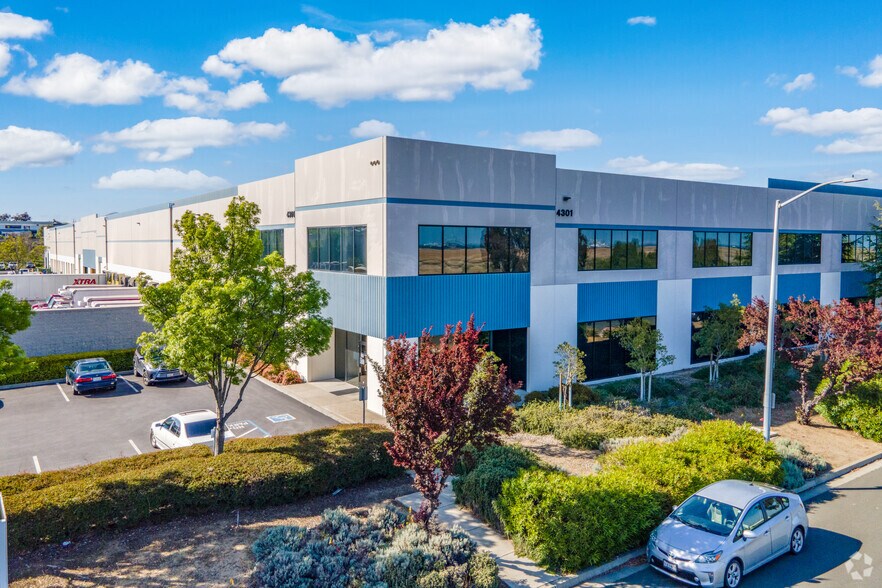 4301-4355 Industrial Way, Benicia, CA à louer - Photo principale – Image 1 sur 8