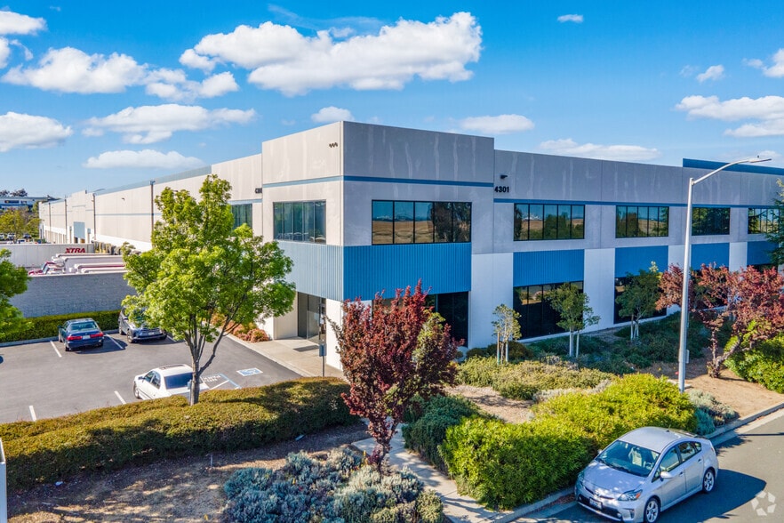 4301-4399 Industrial Way, Benicia, CA à louer - Photo principale – Image 1 sur 8