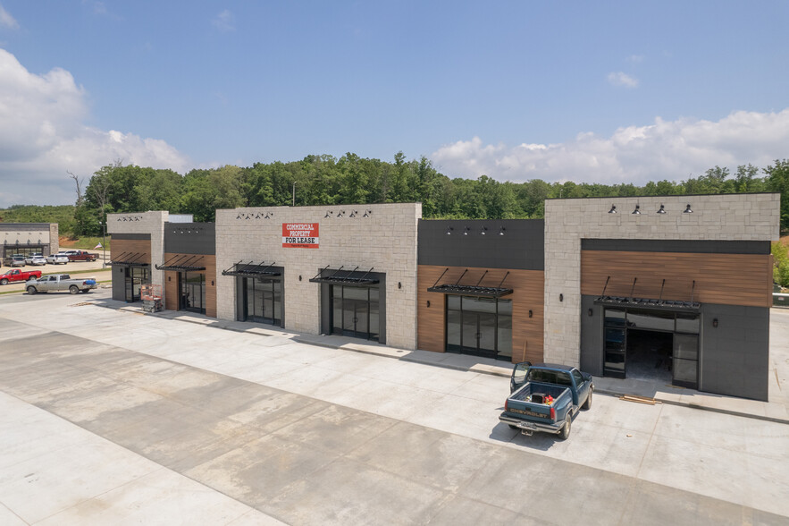 2000 Shelby Rd., Poplar Bluff, MO à louer - Photo de l’immeuble – Image 1 sur 11