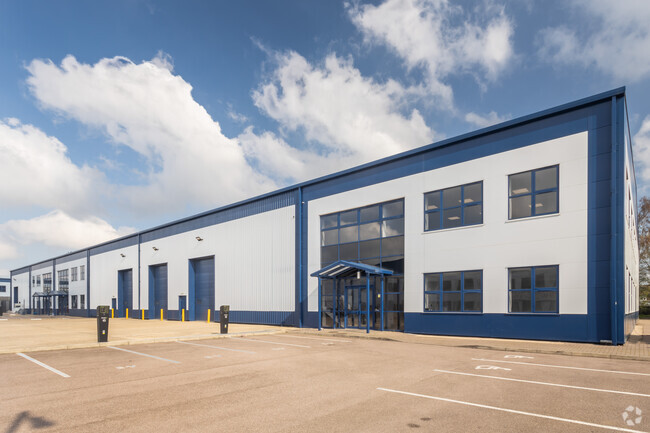 Plus de détails pour Laporte Way, Luton - Industriel/Logistique à louer