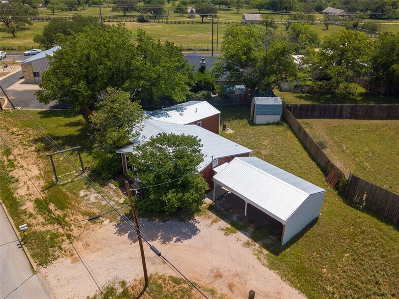603 W Main St, Johnson City, TX à vendre - Photo de l’immeuble – Image 2 sur 27