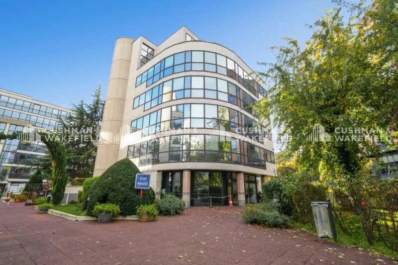 Bureau dans Issy-les-Moulineaux à louer Photo de l’immeuble– Image 1 sur 15