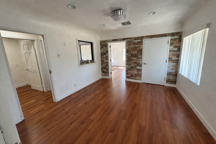 4500-4508 Forman St, Toluca Lake, CA à louer - Photo de l’immeuble – Image 3 sur 11