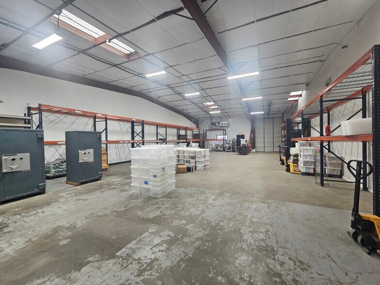 1261 W Hurst Blvd, Hurst, TX à louer - Photo intérieure – Image 3 sur 20