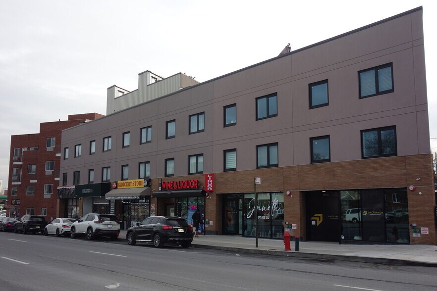 106-14 Astoria Blvd, Flushing, NY à louer - Photo de l’immeuble – Image 2 sur 2