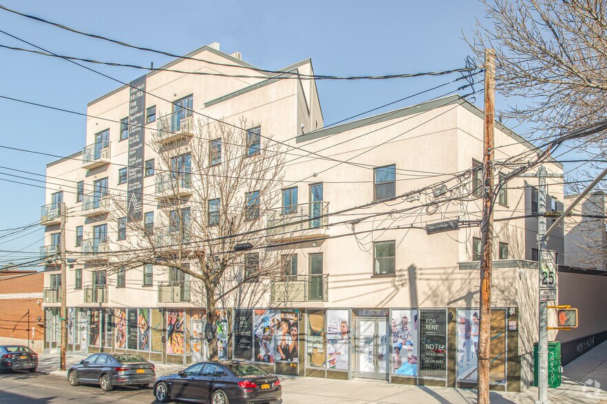 62-41 Forest Ave, Flushing, NY à louer - Photo principale – Image 1 sur 7