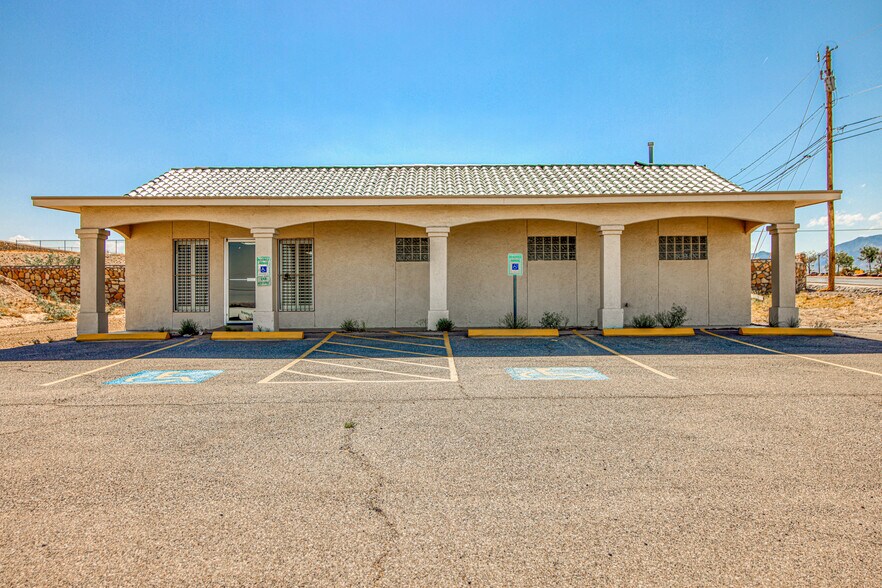 361 Vinton Rd, Anthony, TX à louer - Photo de l’immeuble – Image 1 sur 45