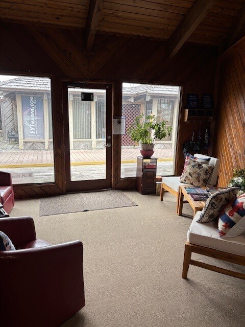 1500 Marina Bay Dr, Kemah, TX à louer Photo de l’immeuble– Image 1 sur 9