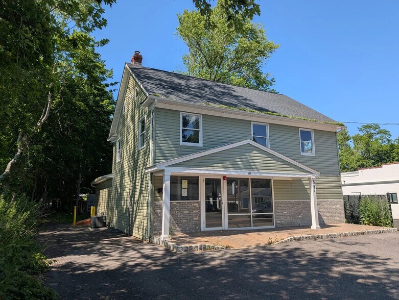 567 Rt-25a, Rocky Point, NY à louer - Photo de l’immeuble – Image 3 sur 5