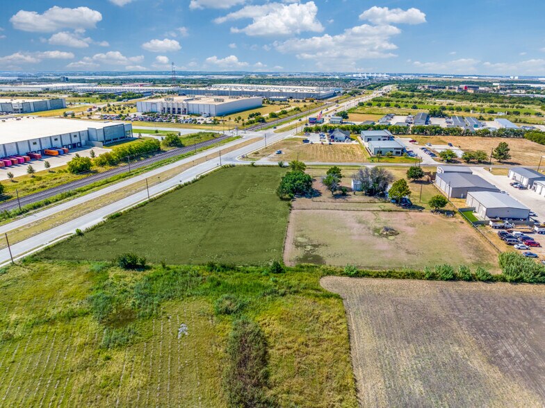 17503 Matany Rd, Justin, TX à vendre - Photo de l’immeuble – Image 3 sur 5