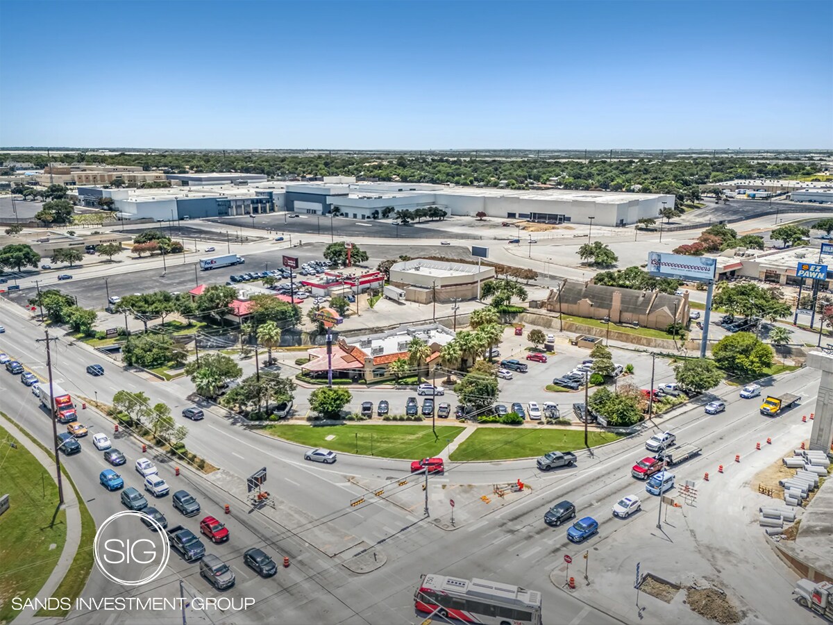 Walzem Corner - San Antonio, TX portefeuille de 5 biens à vendre sur LoopNet.fr Photo de l’immeuble– Image 1 sur 10