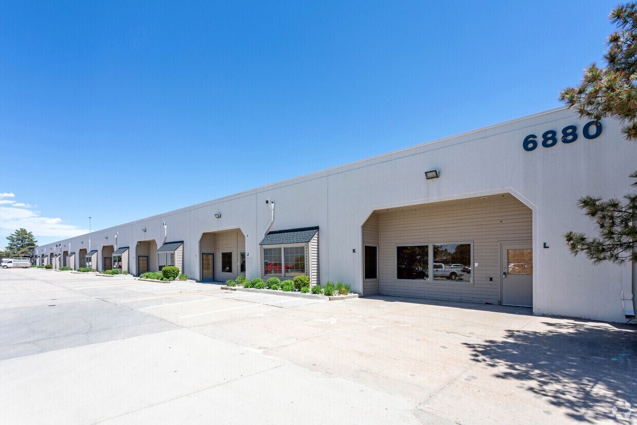 6800-6880 N Broadway, Denver, CO à louer Photo principale– Image 1 sur 2