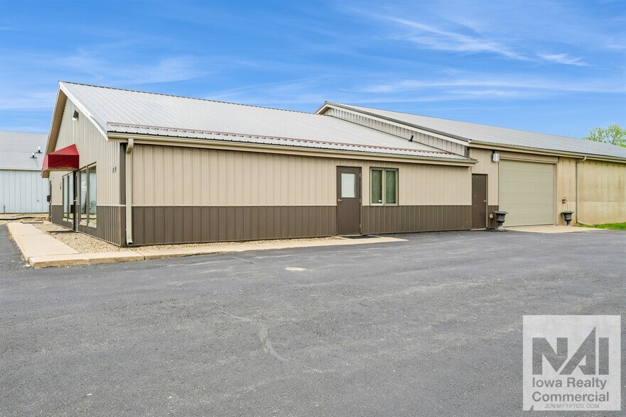 1070 Lyons Ln, Marion, IA à louer - Photo de l’immeuble – Image 2 sur 8