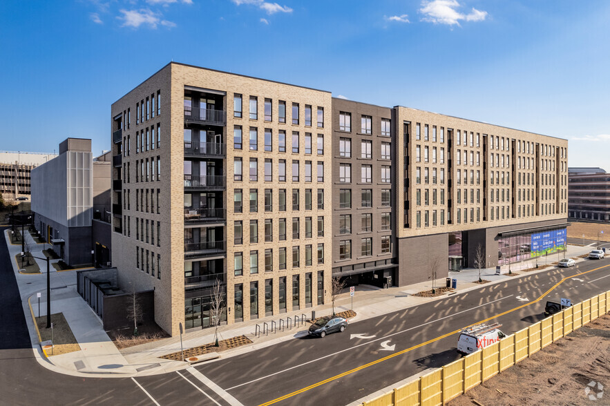 2025 Fulton Pl, Reston, VA à louer - Photo de l’immeuble – Image 3 sur 63