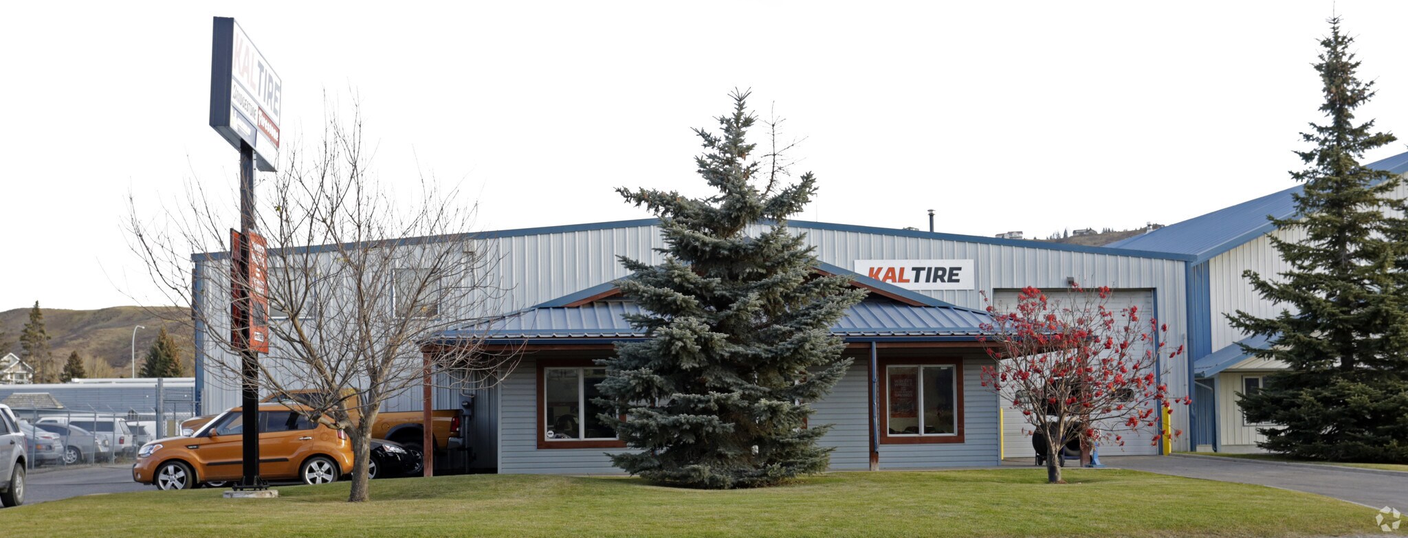 50 Railway St E, Cochrane, AB à vendre Photo principale– Image 1 sur 5