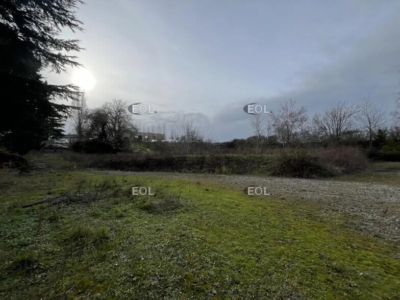 Terrain dans Aigremont à louer - Photo de l’immeuble – Image 3 sur 6