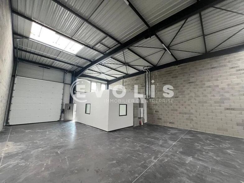 Bureau dans Corbas à louer - Photo intérieure – Image 2 sur 9