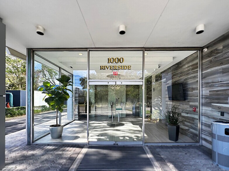1000 Riverside Ave, Jacksonville, FL à louer - Photo de l’immeuble – Image 2 sur 5
