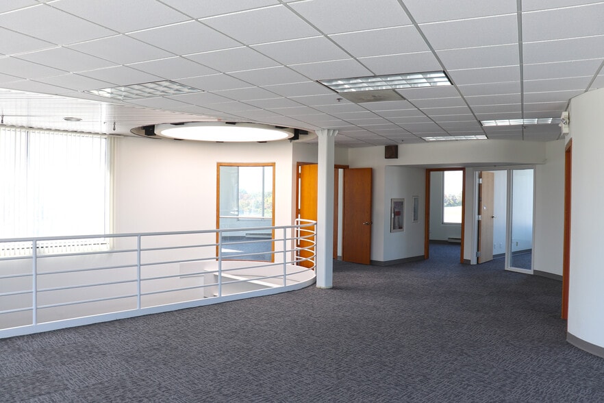 11100 Linpage Pl, Saint Louis, MO à louer - Photo intérieure – Image 3 sur 12
