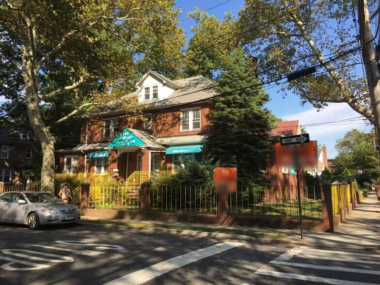 47-49 162nd St, Flushing, NY à vendre - Photo de l’immeuble – Image 1 sur 3
