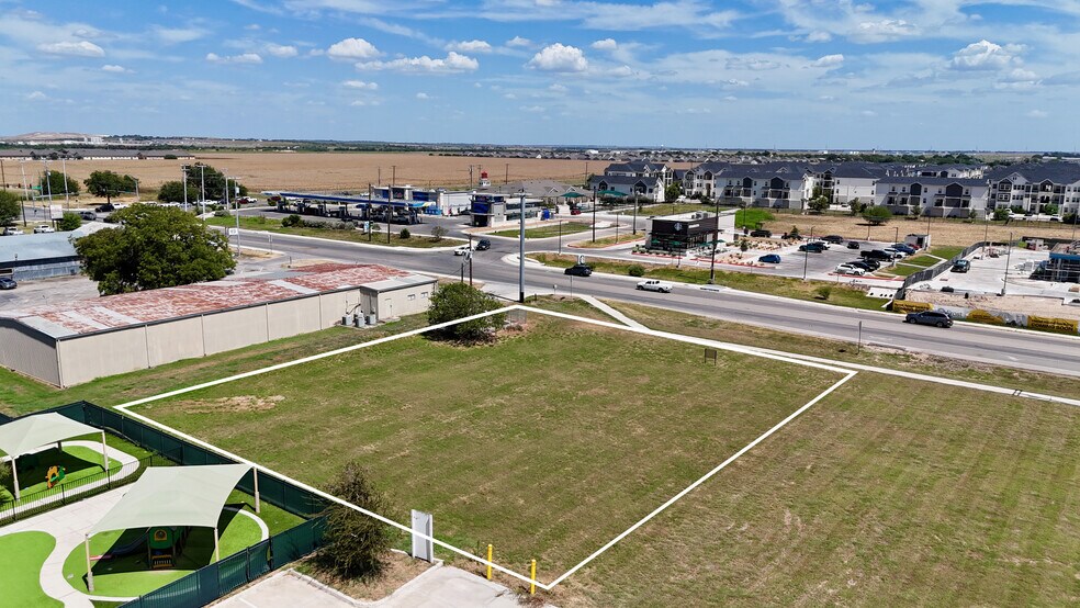 2145 FM 1101, New Braunfels, TX à vendre - Photo de l’immeuble – Image 1 sur 15