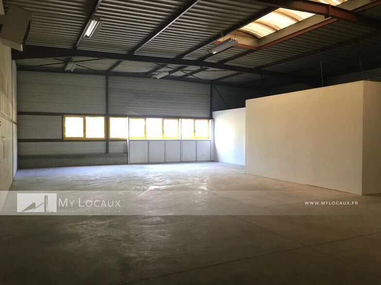 Industriel/Logistique dans Le Blanc-Mesnil à louer - Photo de l’immeuble – Image 3 sur 5