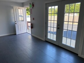 105 Washington St, North Easton, MA à louer Photo intérieure– Image 2 sur 6