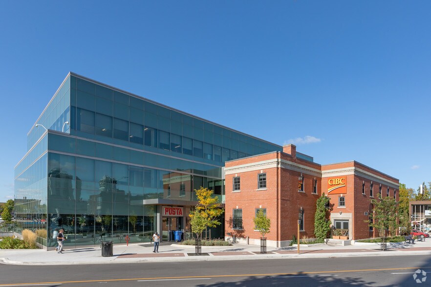 31 Lakeshore Rd E, Mississauga, ON à louer - Photo principale – Image 1 sur 2