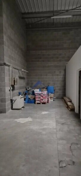 Local d’activités dans Décines-Charpieu à louer - Photo de l’immeuble – Image 2 sur 10