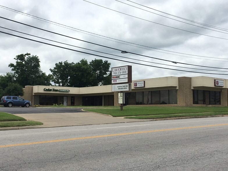 202 S Cedar St, Owasso, OK à louer - Photo de l’immeuble – Image 1 sur 1